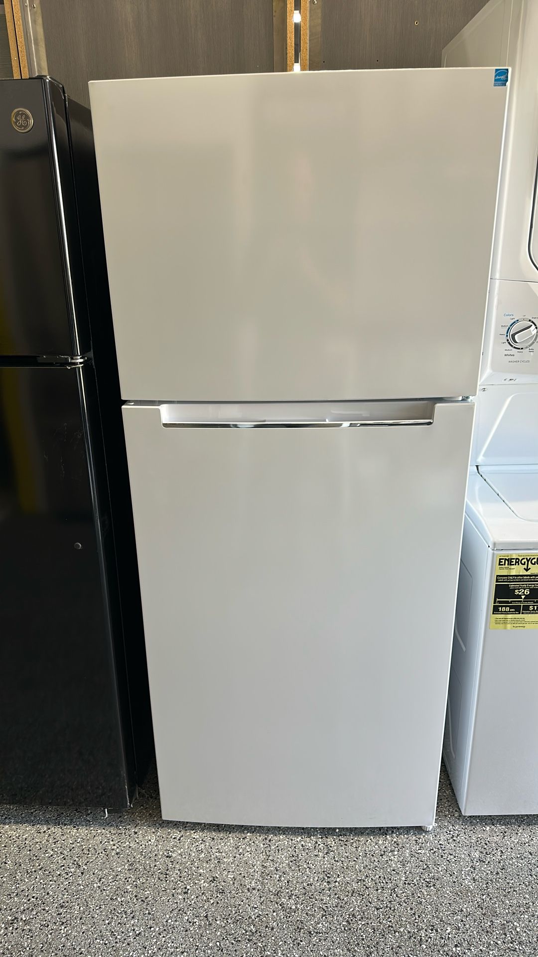 18 Cubic Element Refrigerator