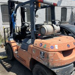 Toyota Forklift 8000lbs
