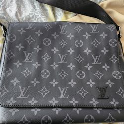 Black Louis Vuitton Damier Graphite for Sale in Queens, NY - OfferUp