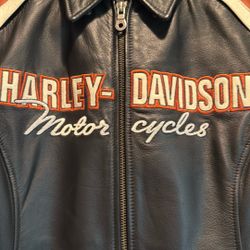 Ladies  HD Leather Jacket Size M 