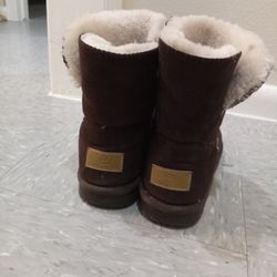 Camel Crown Fur Boots