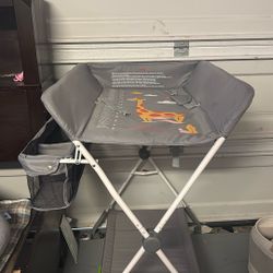 baby changing table 