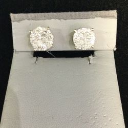 10k Diamond Cluster Screw back Earrings