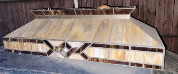 Pool table overhang light