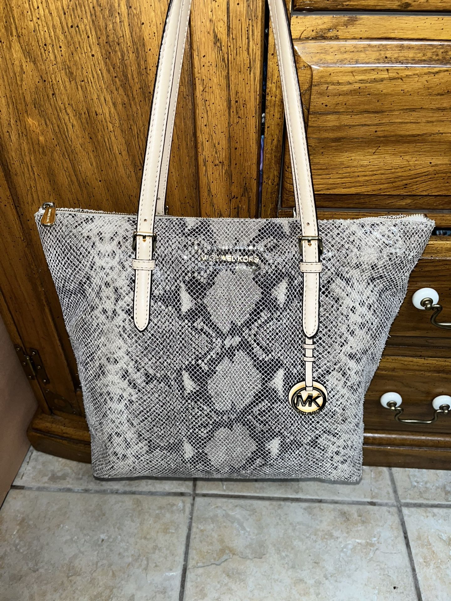 Beautiful Michael Kors Handbag