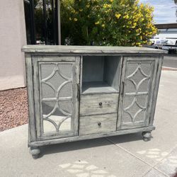 ✨Glass Front Console Table ✨($10 Delivery )