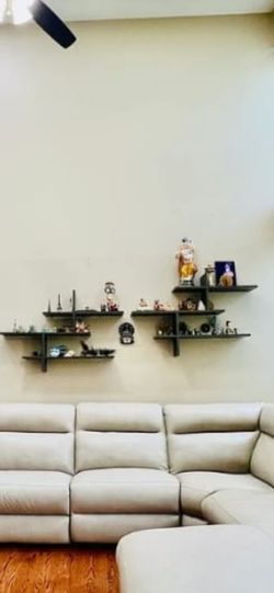Floating shelf 20$