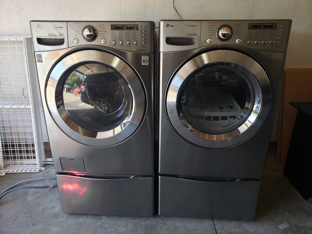 LG Washer And Dryer with Pedestals (HE)