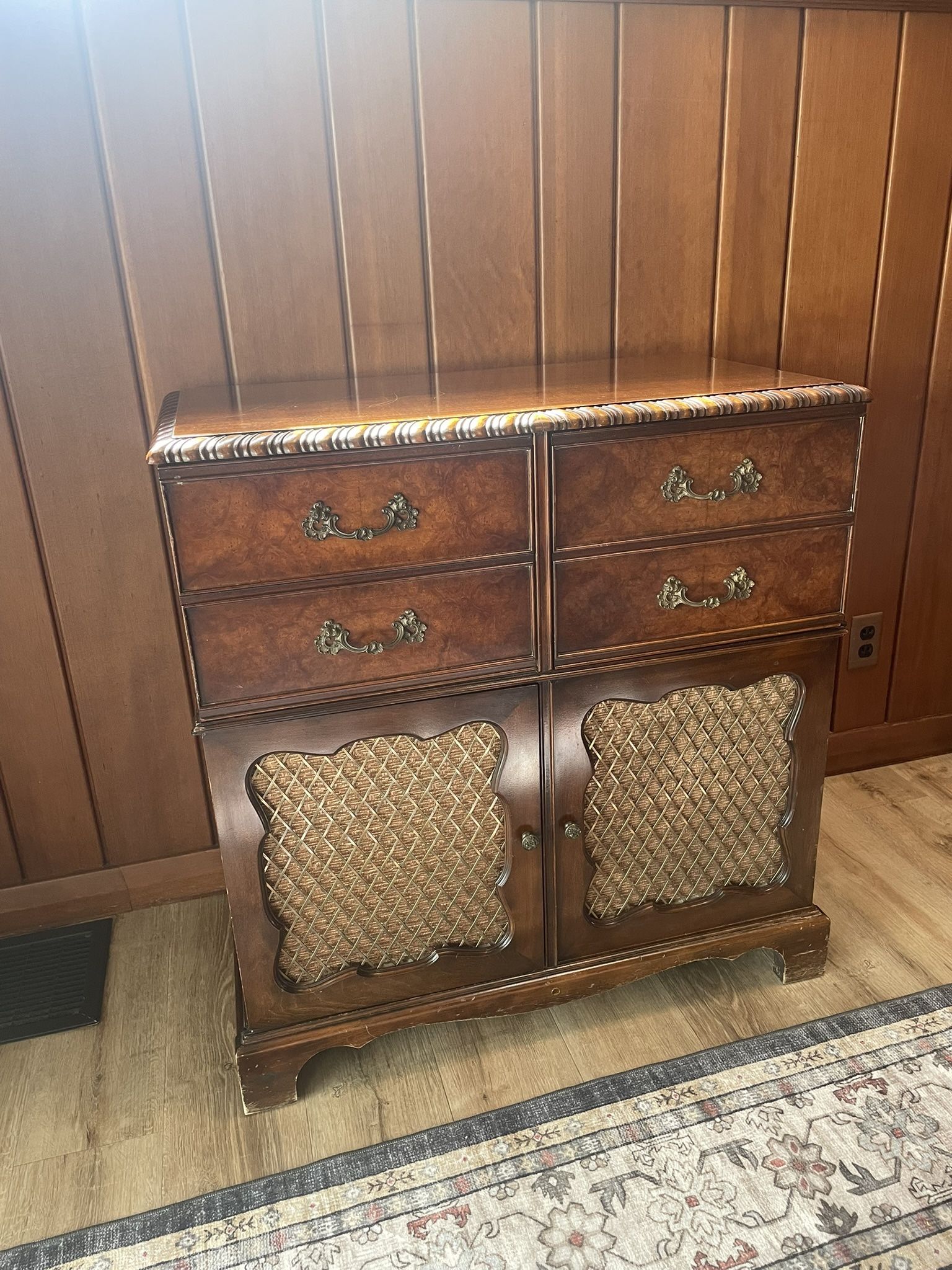 Vintage Radio/Record Player