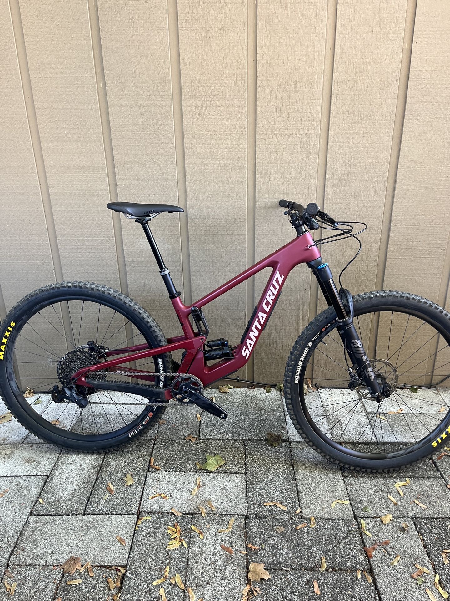 2024 Santa Cruz Hightower 3 C S Small Mountain Bike