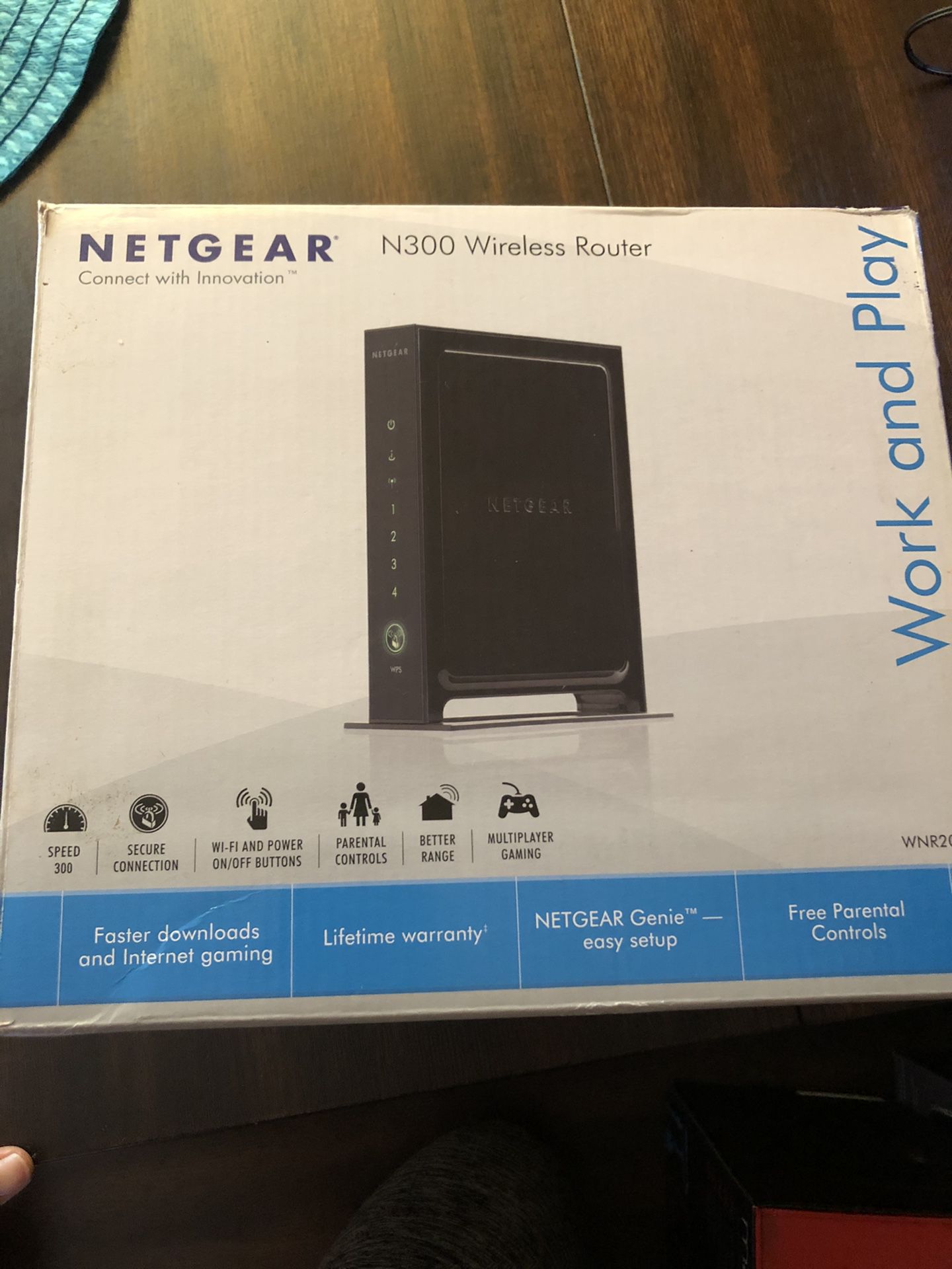 N300 Wireless Router Work and Play (Caja paraWiFi)