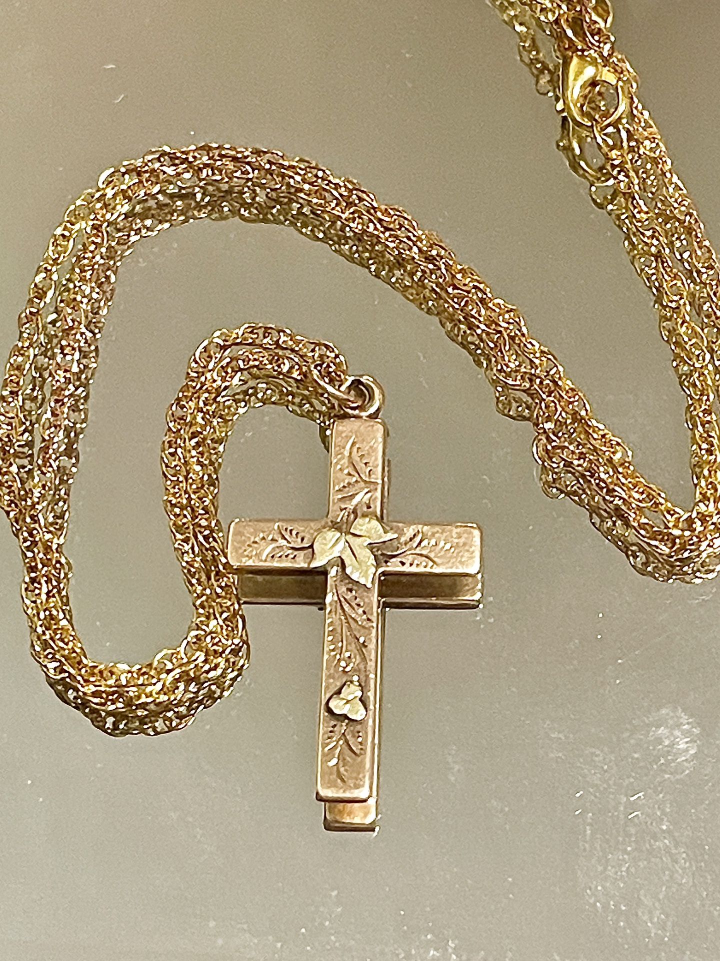 REDUCED BLACK HILLS 12K GOLD CROSS 7.2 GMS