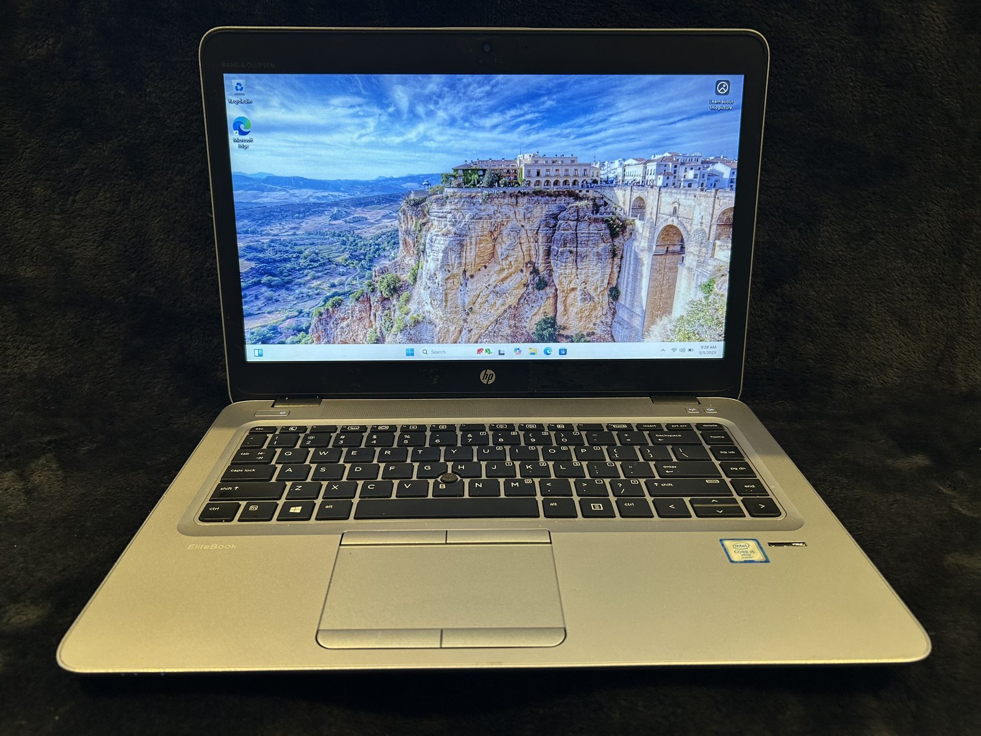 Hp Elitebook 840 G3 Laptop With Docking Station