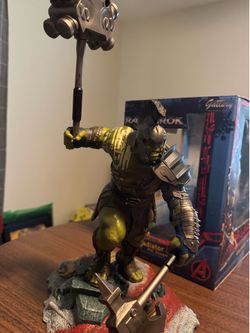 Diamond select Gallery – Marvel‘s Thor Ragnarok gladiator Hulk statue Diamond select Gallery – Marvel’s Thor Ragnarok gladiator Hulk statue