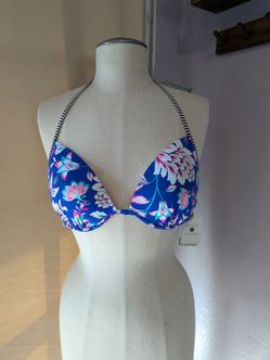Target's Shade & Shore Bikini Top Size 38B