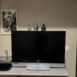 Vizio VX37L Great Condition Television/ Soundbar