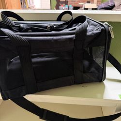 Sherpa medium pet carrier