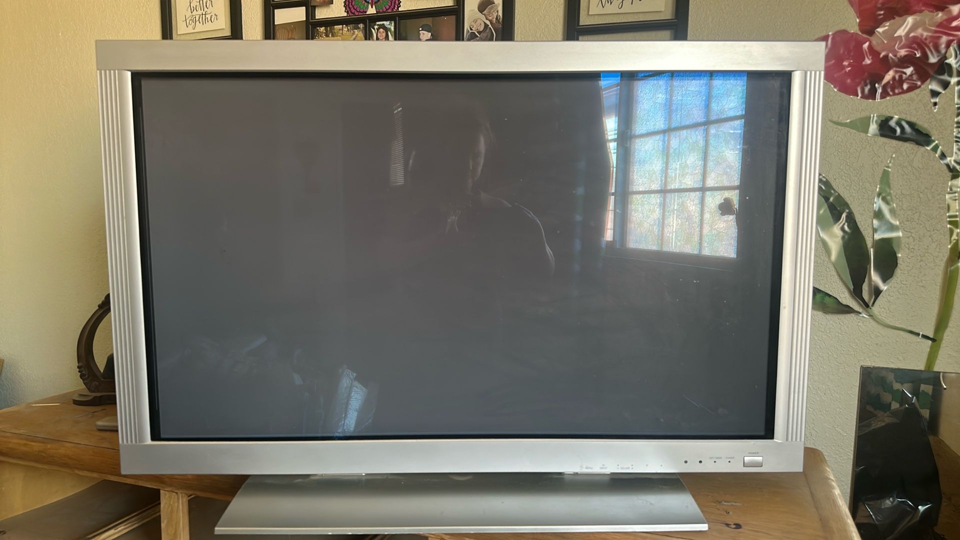 Sanyo 42 Inch Plasma TV with Remote
