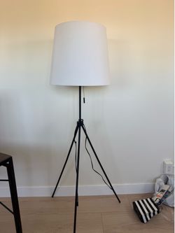 Modern Tripod Floor Lamp