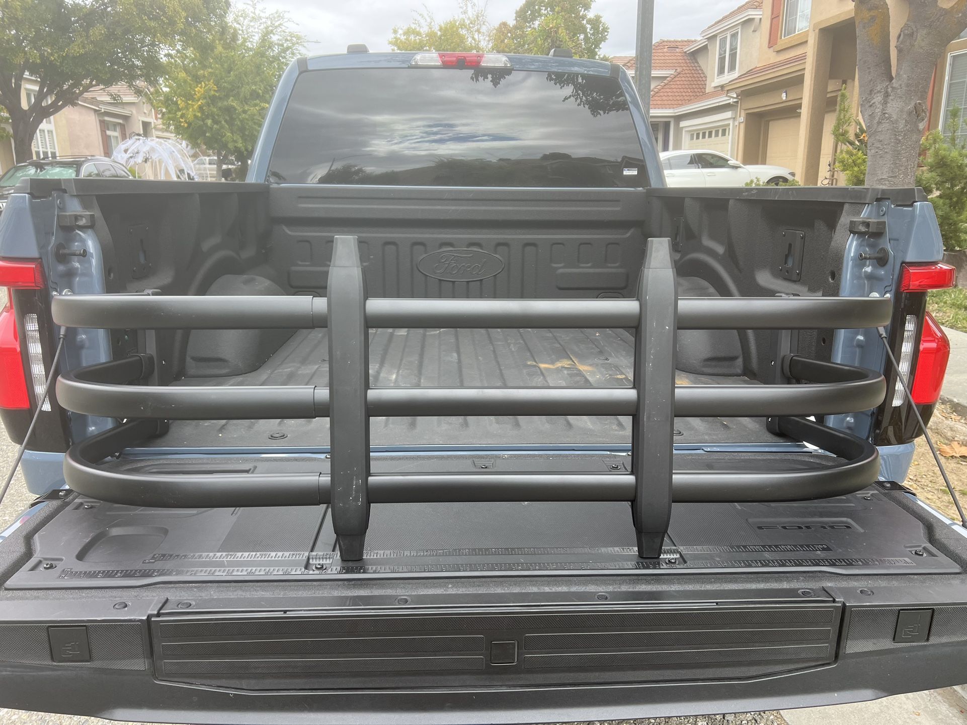 Truck bed extender