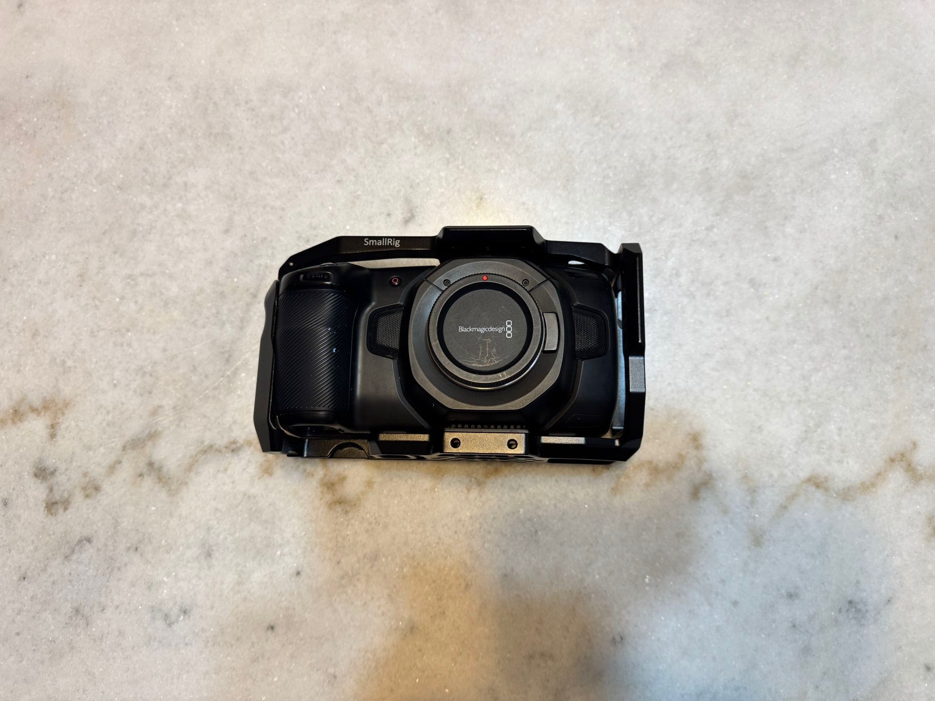 Blackmagic Pocket 4k With Lenses And Batteries 