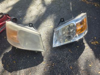 Dodge Grand Caravan Headlight Assembly Pair