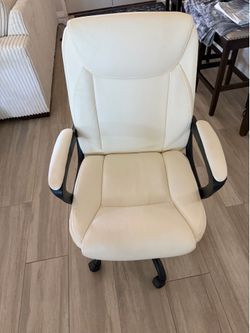Office chair (off white)