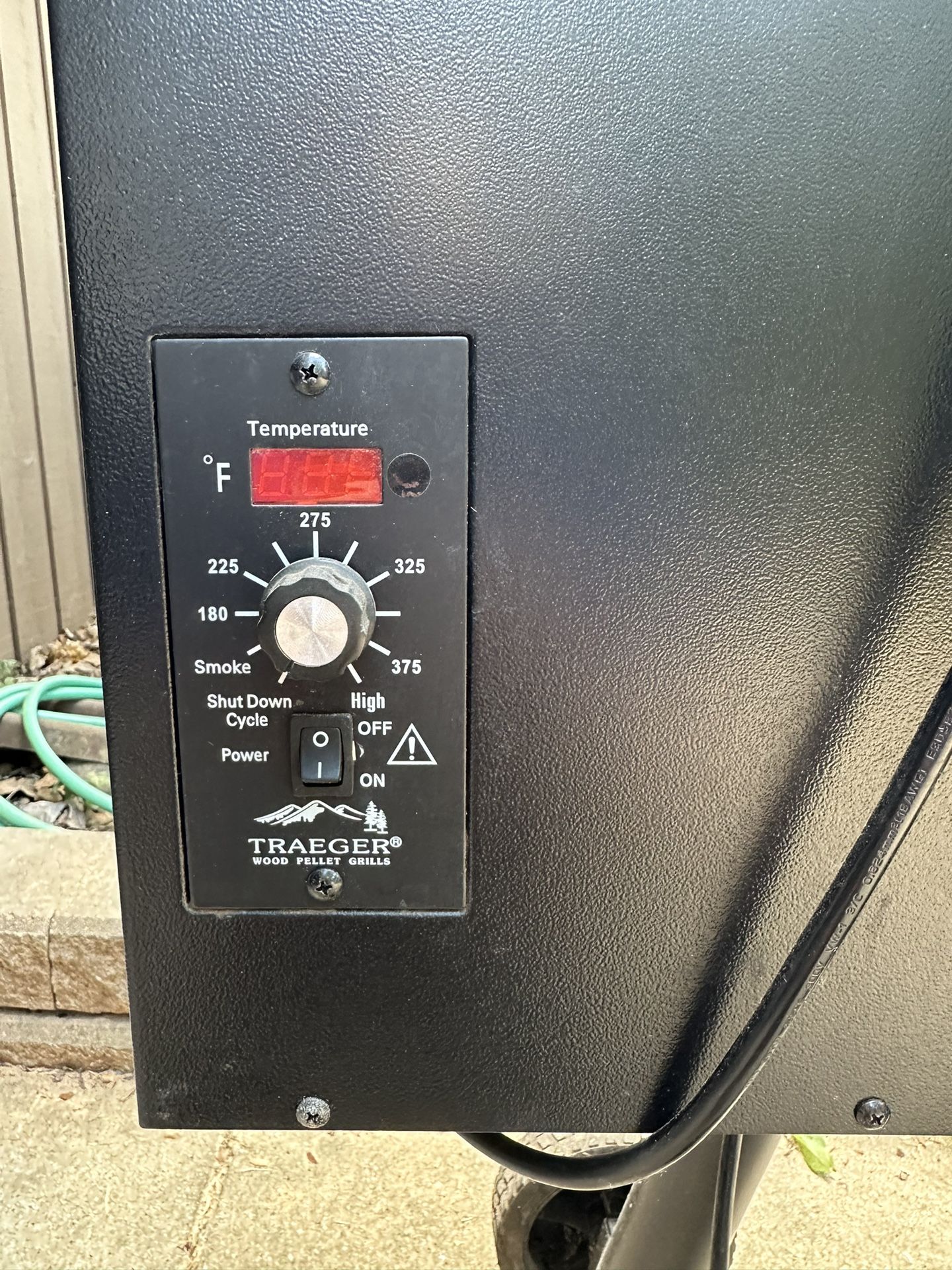 Traeger Electrical Pellet BBQ Grill TFB29PLB for Sale in Wheaton, IL