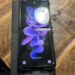 Samsung Galaxy Flip Three
