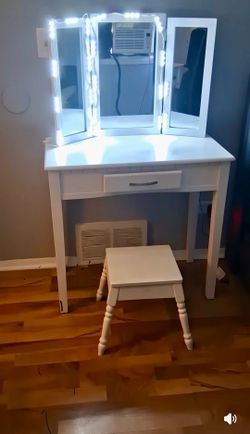 Vanity mirror