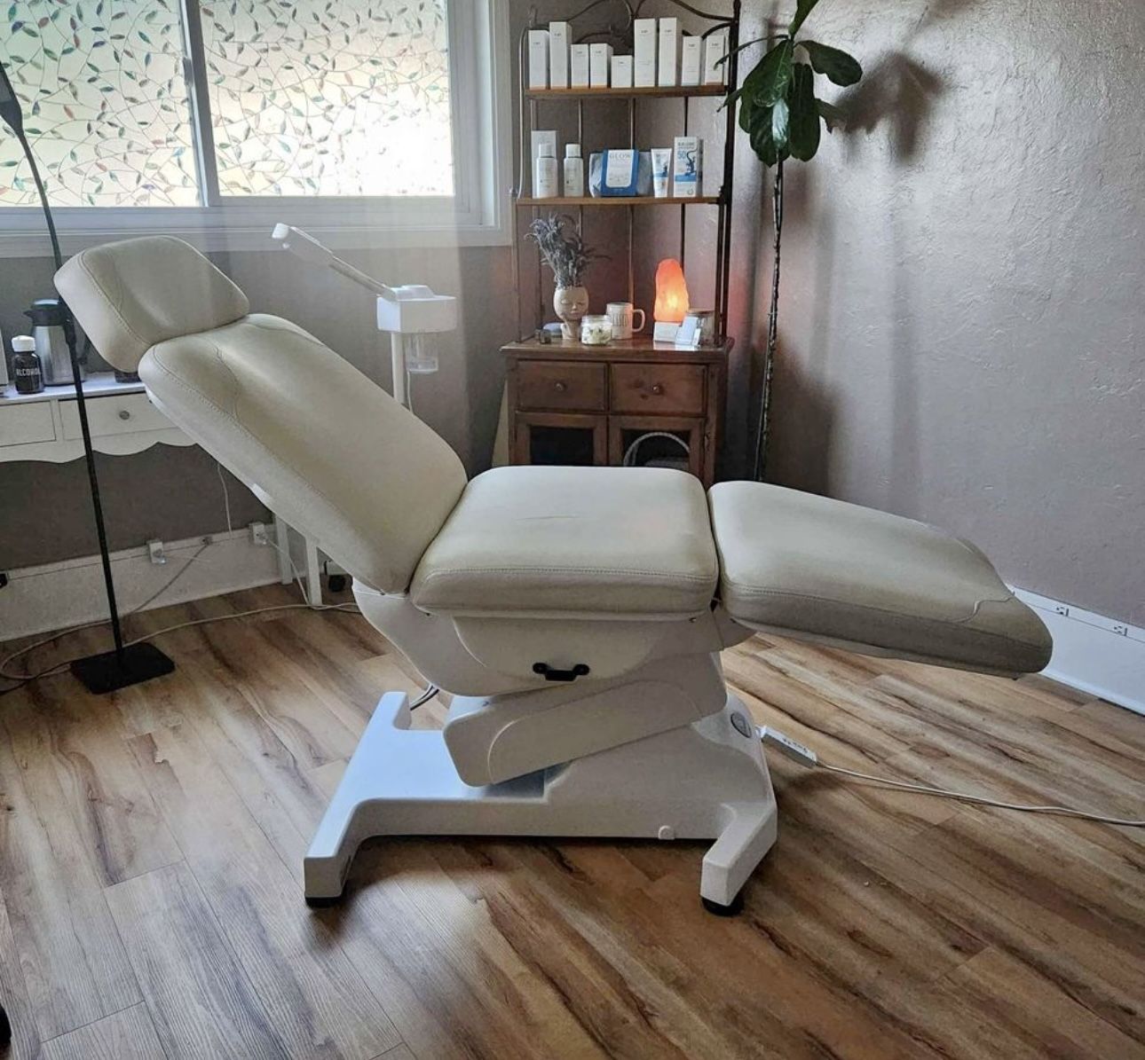 Silhouet-Tone Facial Treatment Bed, Medi Spa