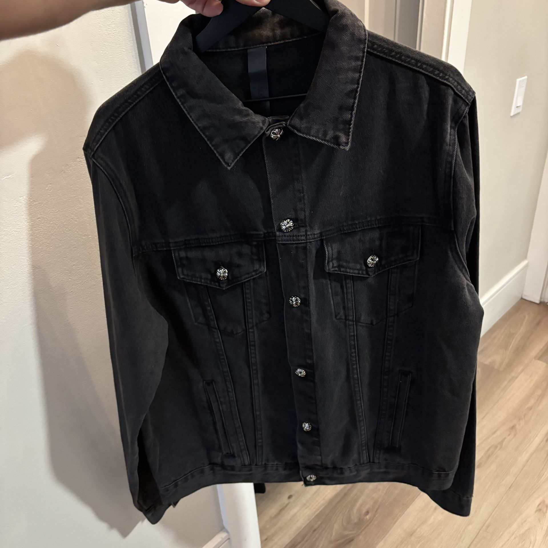 Men’s Sweater Size M/L