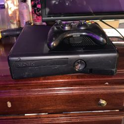 Xbox 360 w/ 31 Games Downloaded On It