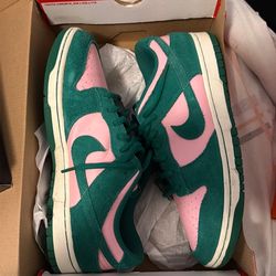 Nike Dunk low retro(pink/green) size 11
