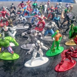 MARVEL JADA METAL MINI SUPERHEROES FIGURE COLLECTION 