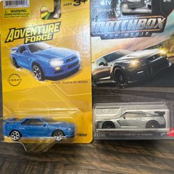 Nissan GT-R Die-Cast Cars Set of 2