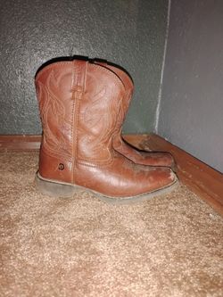 Boots size 1, 2 or 3