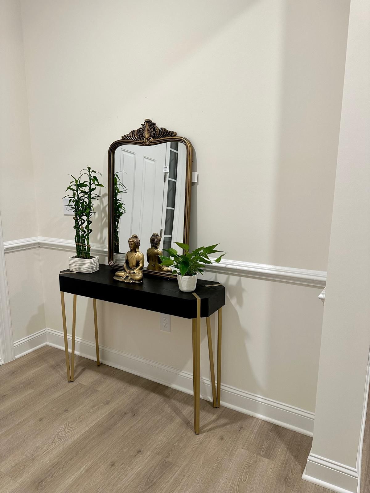 Console Table, KIRKLAND Mirror Along with Statue