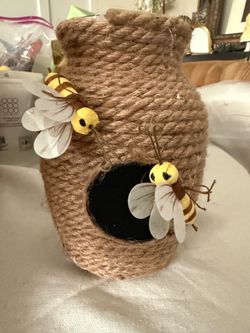Beehive vases