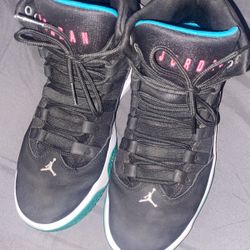 Jordan Aura’s Size 8.5