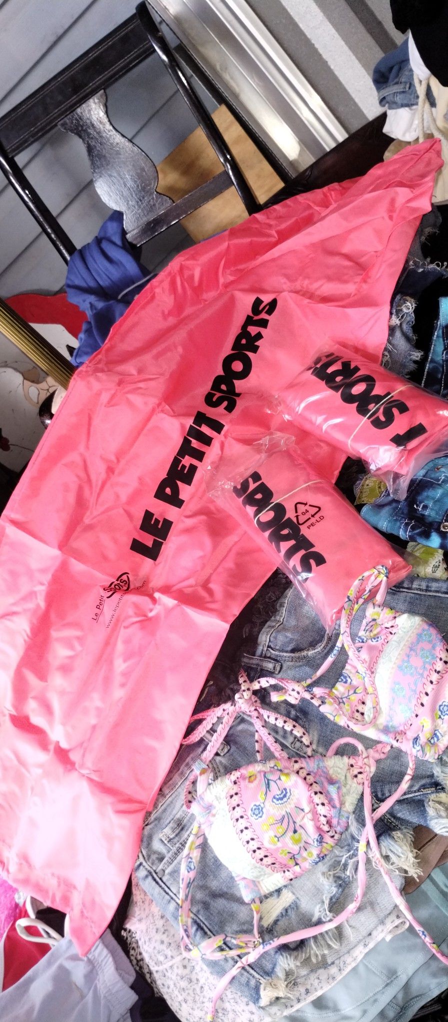 6000 Free Duffle Bag Gift