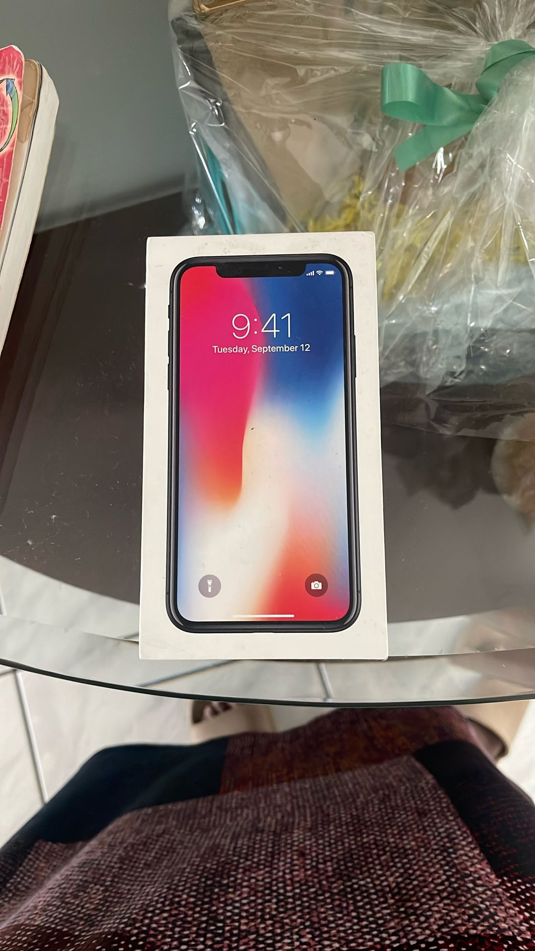 iPhone X Box