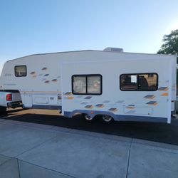 2006 fleetwood orbit