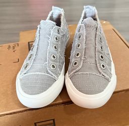 Blowfish Malibu Play Sneaker size 6
