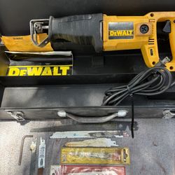 DeWalt  Variable Speed Reciprocating Saw Kit-DW 304- Clean-Variable Spd, Blades, Wrench, 8’Cord, Case.