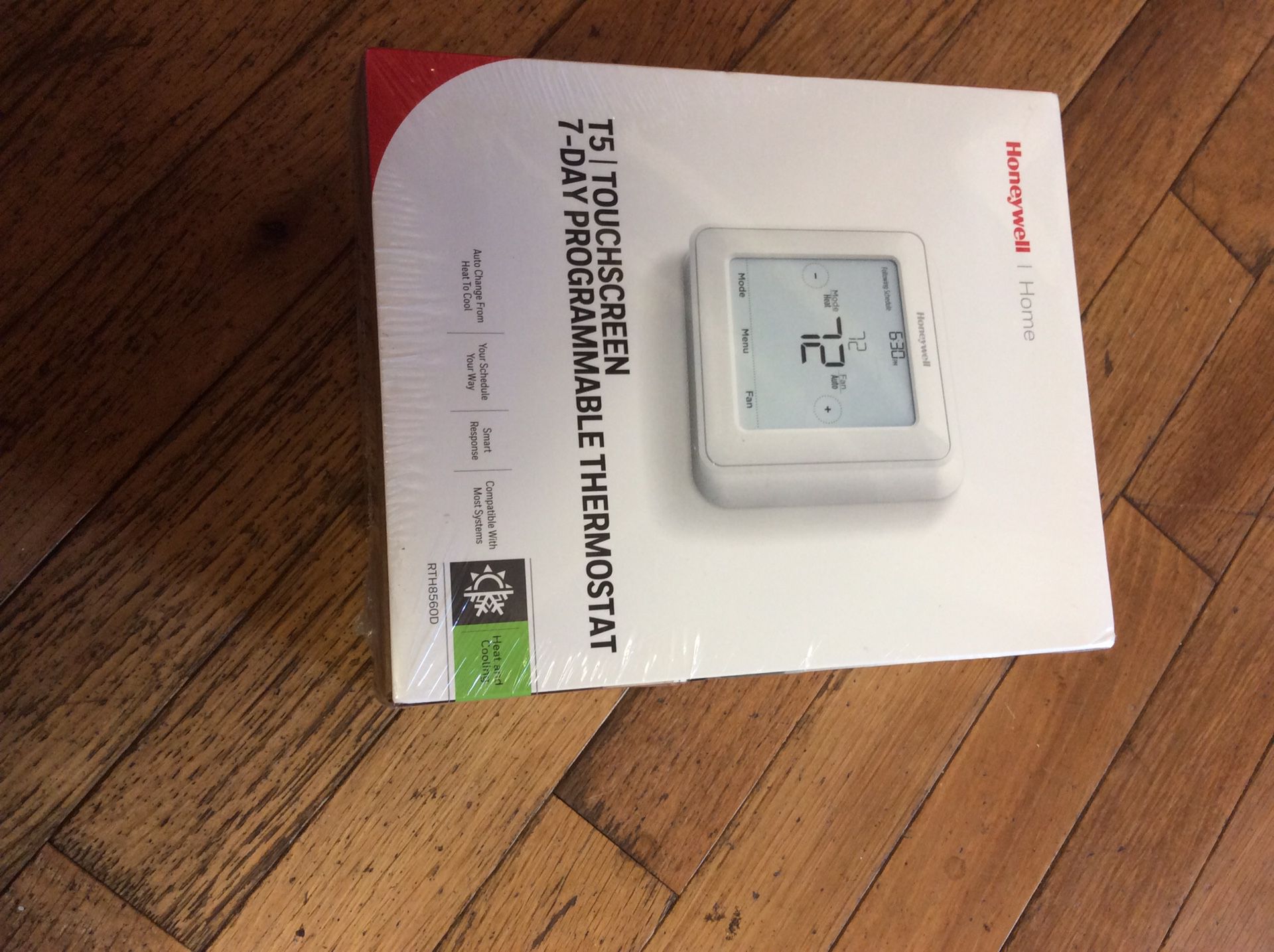 T5 Touchscreen Thermostat