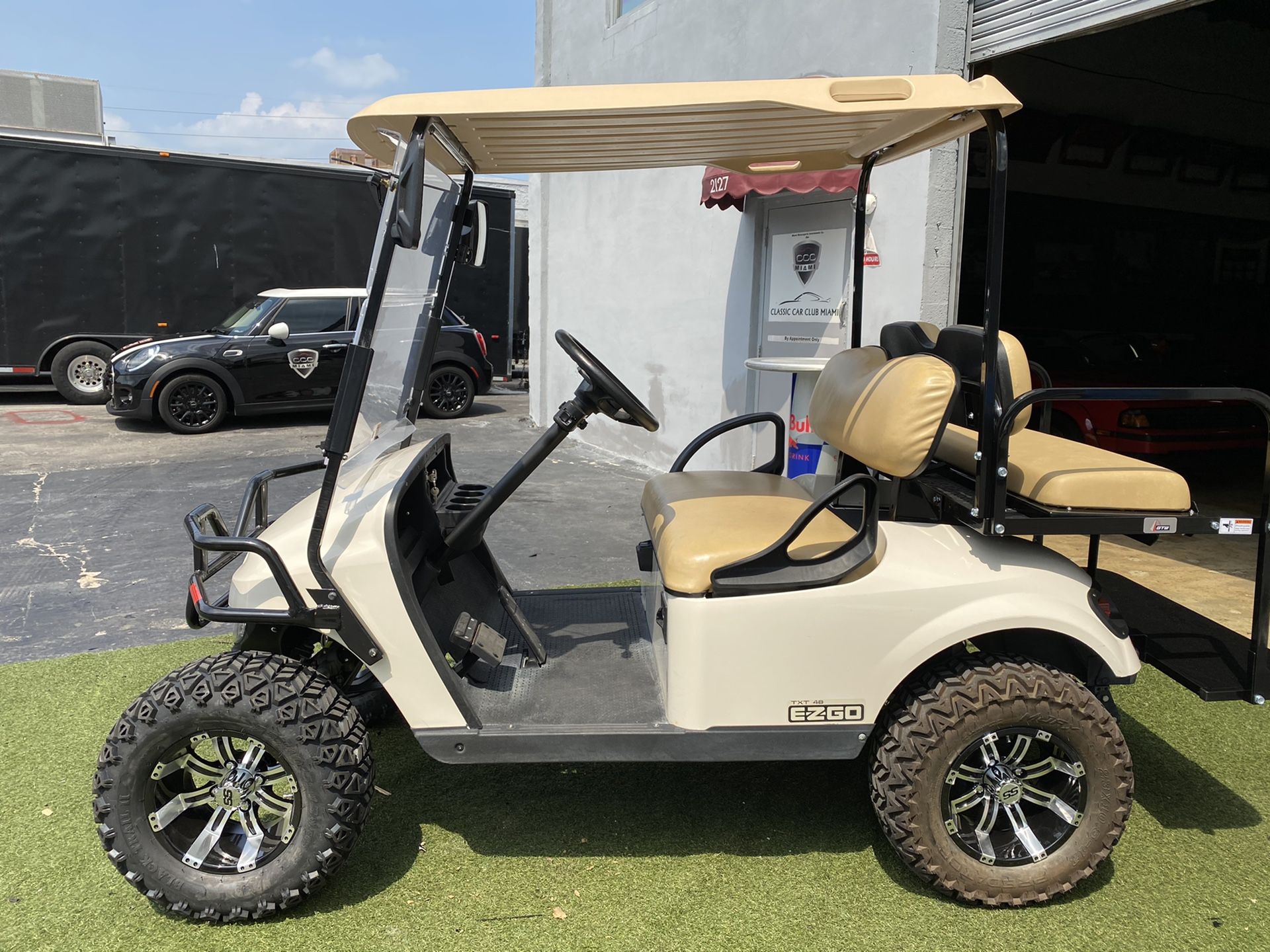 2017 EZ GO TXT 48V golf cart Like Brand New!!!
