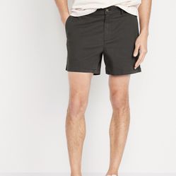NWT Slim Built-In Flex Rotation 5-inch Inseam Chino Shorts in Panther