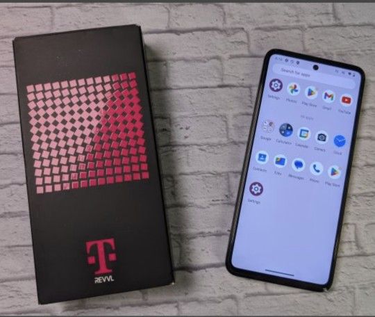 LIKE BRAND NEW REVVL  7 PRO 5G/ T-MOBILE OR METRO PC