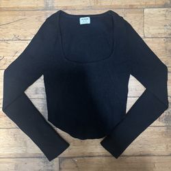 Black Longsleeve Crop Top 